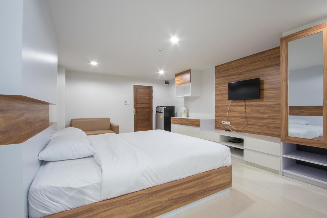 The Seasons Aparthotel Pathum Thani Buitenkant foto