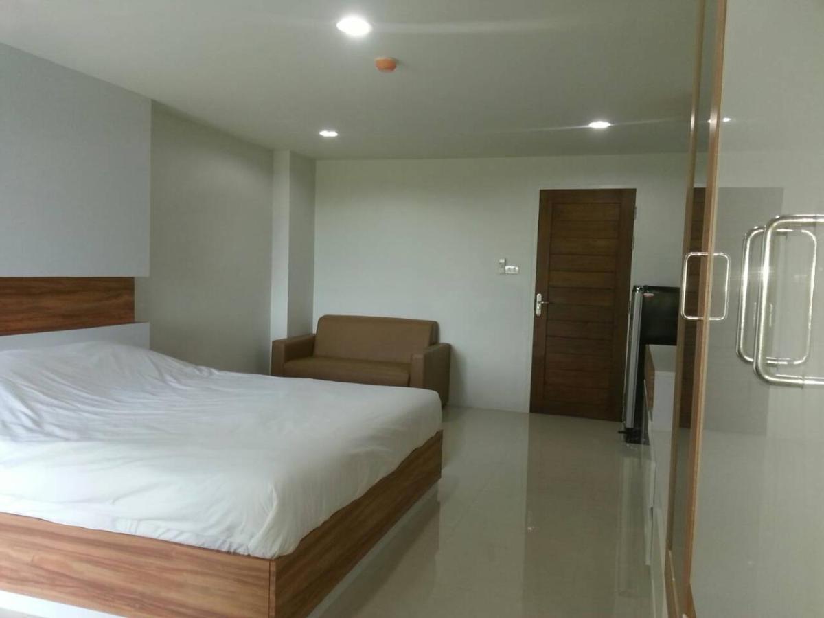 The Seasons Aparthotel Pathum Thani Buitenkant foto