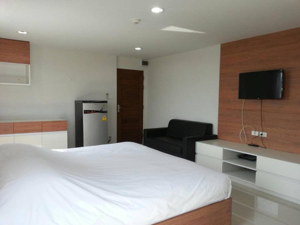 The Seasons Aparthotel Pathum Thani Buitenkant foto