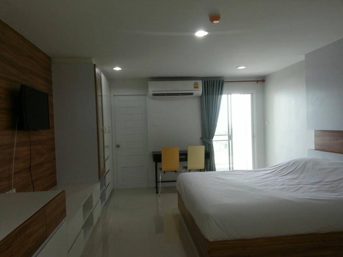 The Seasons Aparthotel Pathum Thani Buitenkant foto