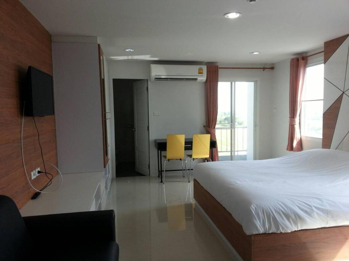 The Seasons Aparthotel Pathum Thani Buitenkant foto