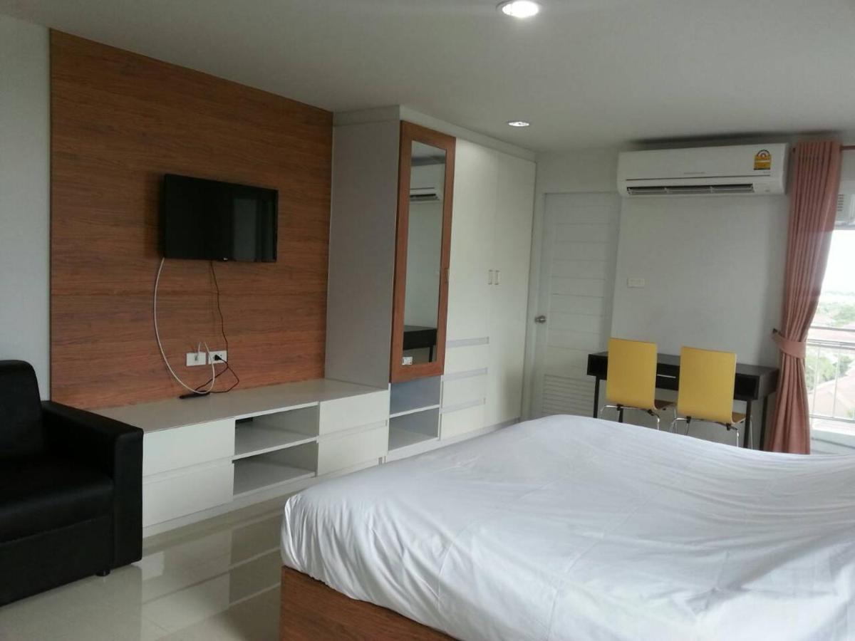 The Seasons Aparthotel Pathum Thani Buitenkant foto